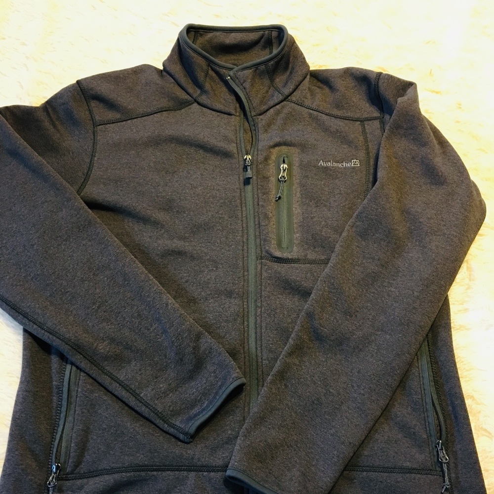 Men’s L Avalanche grey zipper up active wear